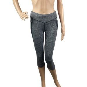 Lucy Tech Capri Leggings Size XS Gray
